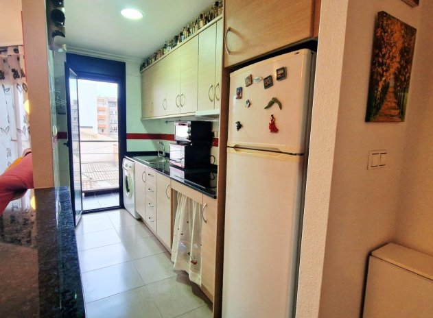 Resale - Apartment / Flat * - Torrevieja *