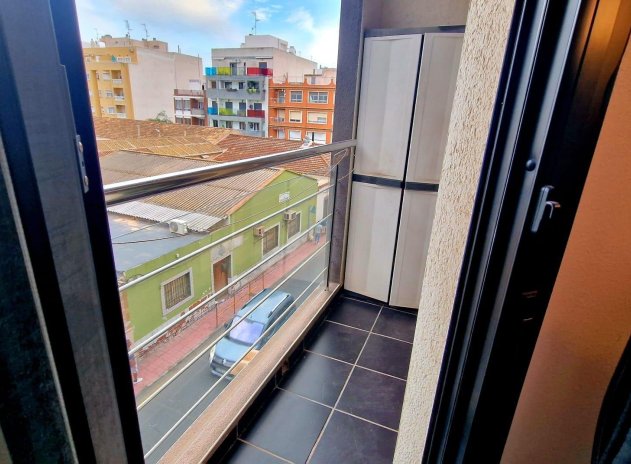 Resale - Apartment / Flat * - Torrevieja *