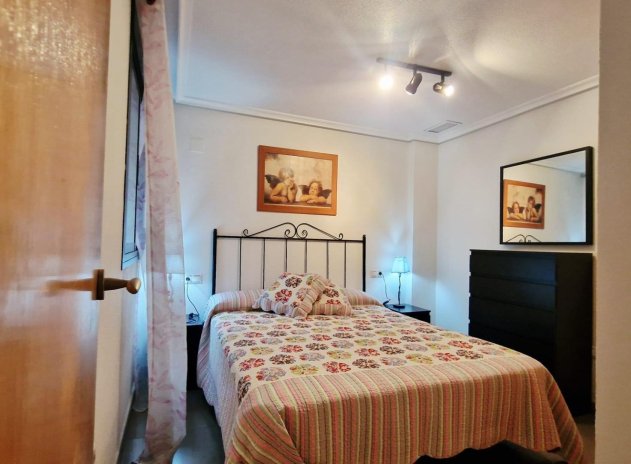 Resale - Apartment / Flat * - Torrevieja *