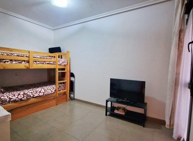 Resale - Apartment / Flat * - Torrevieja *
