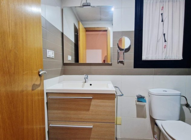 Resale - Apartment / Flat * - Torrevieja *