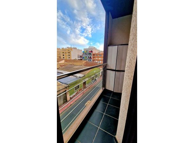 Resale - Apartment / Flat * - Torrevieja *