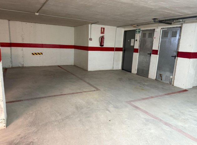 Resale - Apartment / Flat * - Torrevieja *