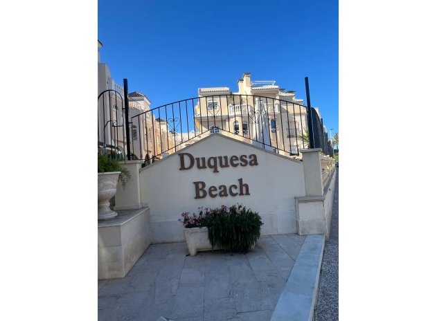 Resale - Apartment / Flat * - Torrevieja *