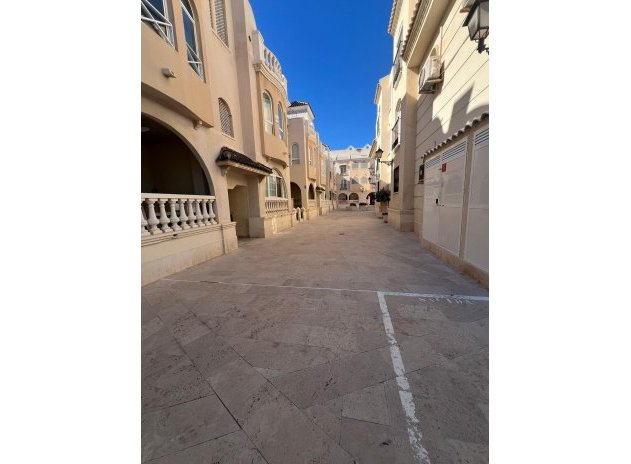 Resale - Apartment / Flat * - Torrevieja *