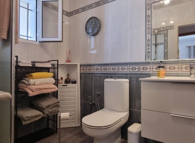 Revente - Maison mitoyenne - Torrevieja