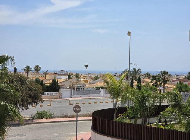Herverkoop - Rijwoning - Orihuela Costa - Montezenia