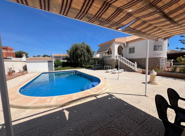 Herverkoop - Villa - Torrevieja - La Siesta