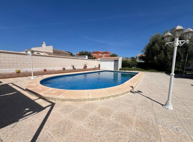 Herverkoop - Villa - Torrevieja - La Siesta