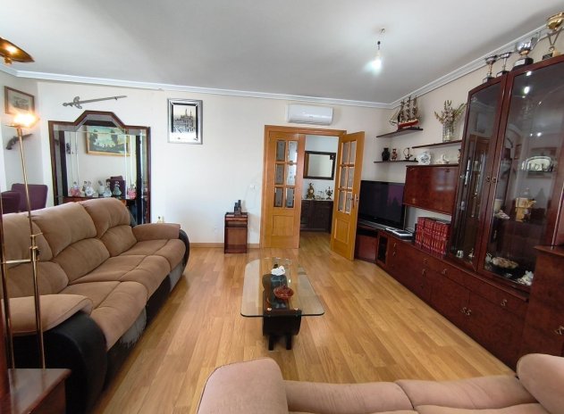 Resale - Apartment / Flat * - Torrevieja *