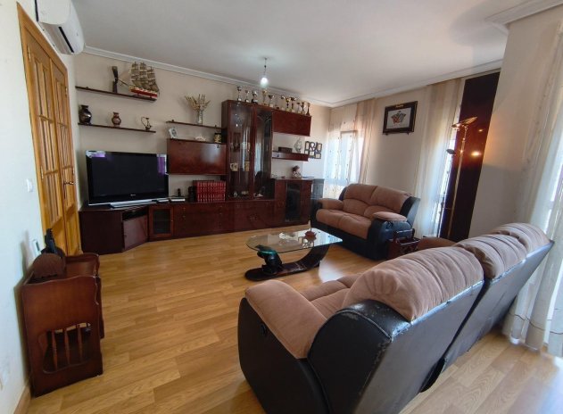 Resale - Apartment / Flat * - Torrevieja *