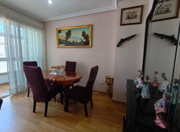 Resale - Apartment / Flat * - Torrevieja *