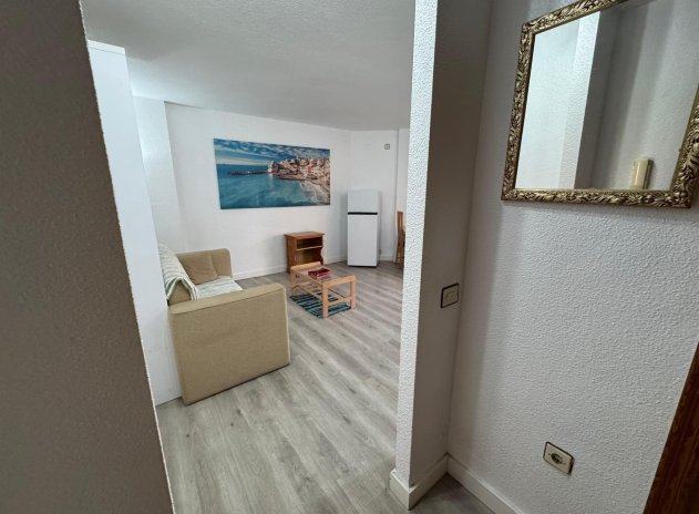 Resale - Apartment / Flat * - Torrevieja *