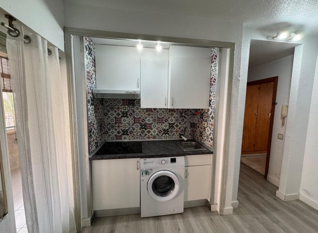 Resale - Apartment / Flat * - Torrevieja *