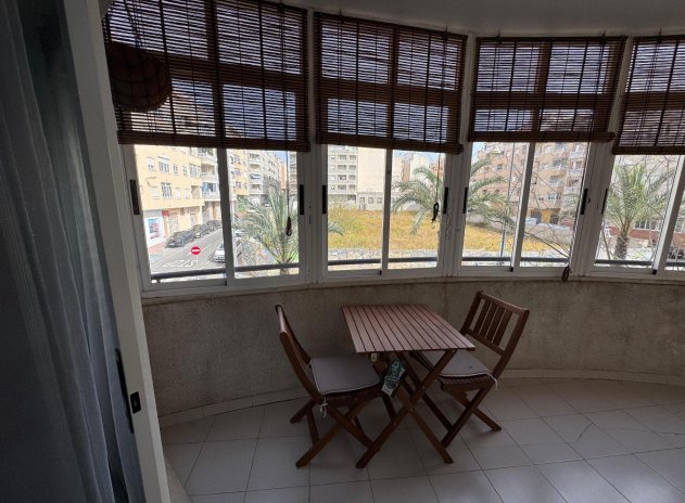 Resale - Apartment / Flat * - Torrevieja *