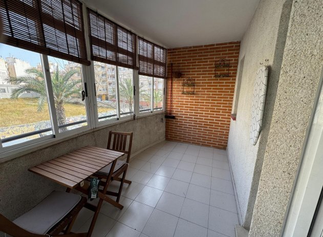 Resale - Apartment / Flat * - Torrevieja *