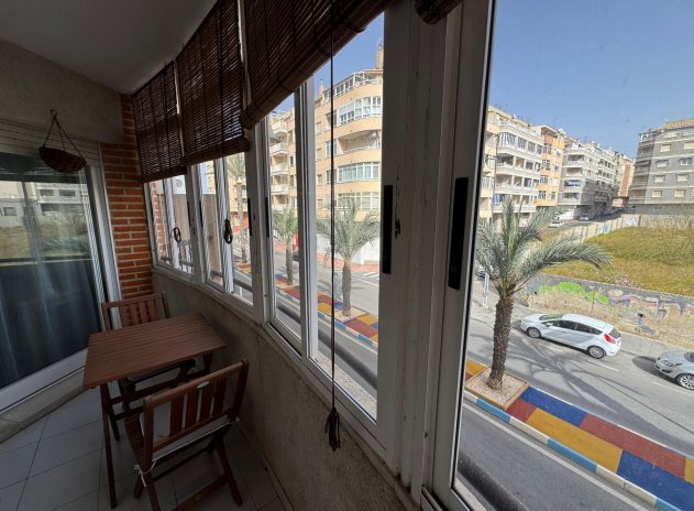 Resale - Apartment / Flat * - Torrevieja *