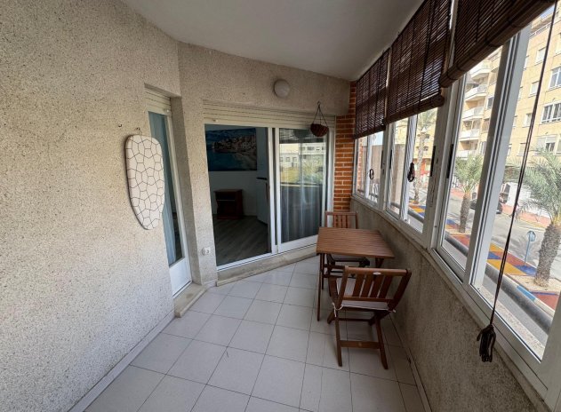 Resale - Apartment / Flat * - Torrevieja *
