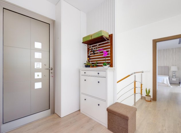 Reventa - Apartamento / Piso - San Miguel de Salinas