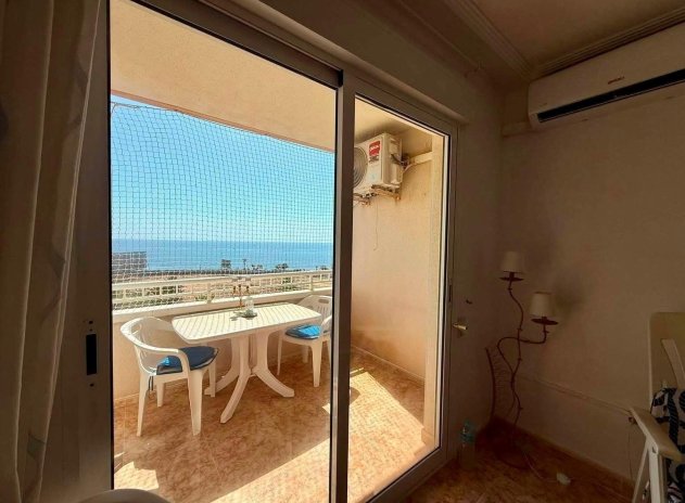 Resale - Apartment / Flat * - Torrevieja *