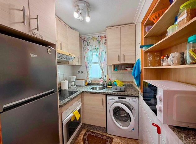 Resale - Apartment / Flat * - Torrevieja *