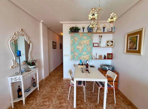 Resale - Apartment / Flat * - Torrevieja *