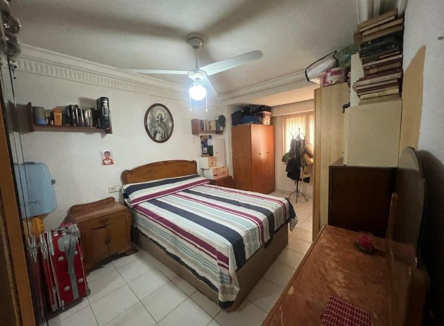 Resale - Apartment / Flat * - Torrevieja *