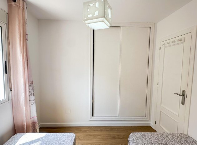 Herverkoop - Appartement - Orihuela Costa - Las Filipinas