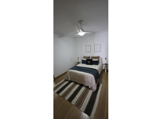Resale - Apartment / Flat * - Torrevieja *