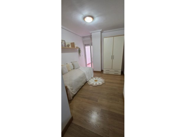 Resale - Apartment / Flat * - Torrevieja *