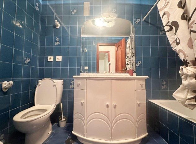 Resale - Apartment / Flat * - Torrevieja *
