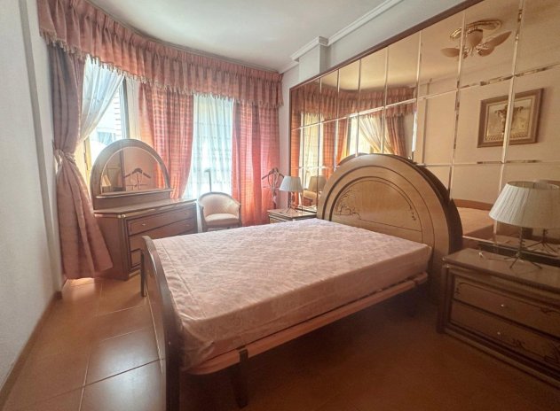 Resale - Apartment / Flat * - Torrevieja *