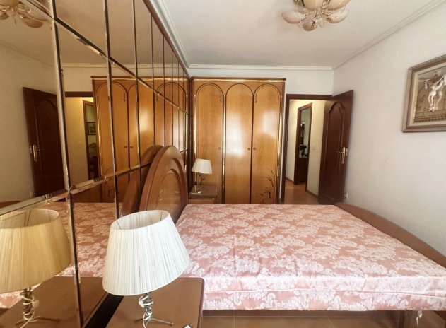 Resale - Apartment / Flat * - Torrevieja *
