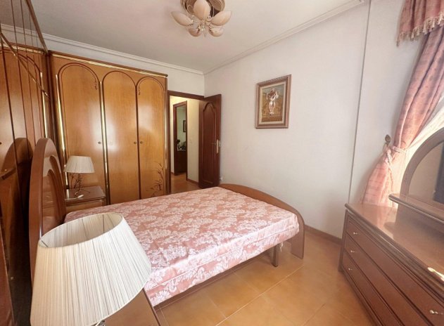 Resale - Apartment / Flat * - Torrevieja *