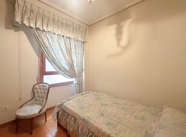 Resale - Apartment / Flat * - Torrevieja *