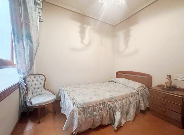 Resale - Apartment / Flat * - Torrevieja *