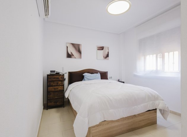 Herverkoop - Villa - Torrevieja - Aguas Nuevas