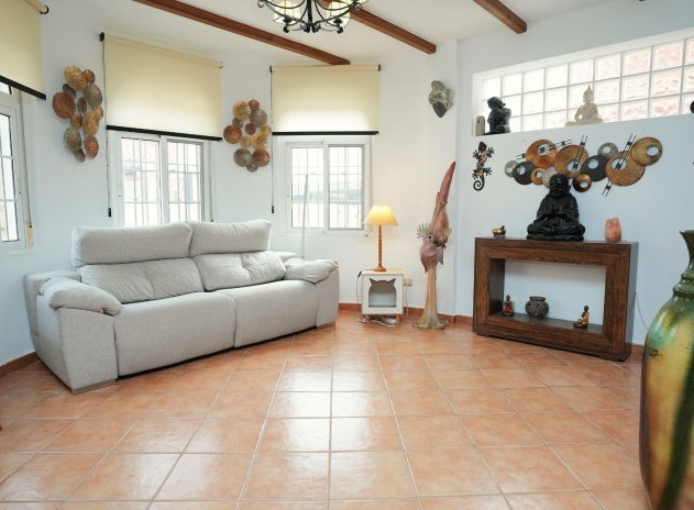 Resale - Villa * - Los Montesinos *