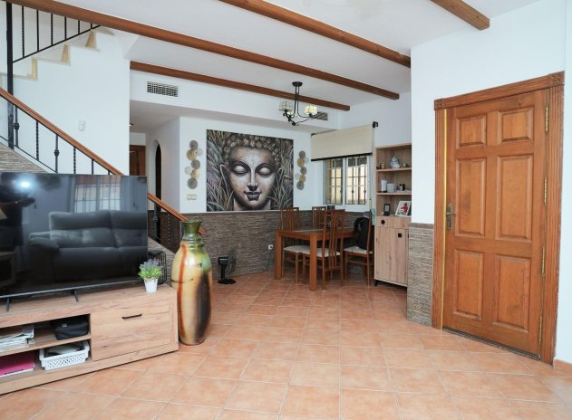 Resale - Villa * - Los Montesinos *