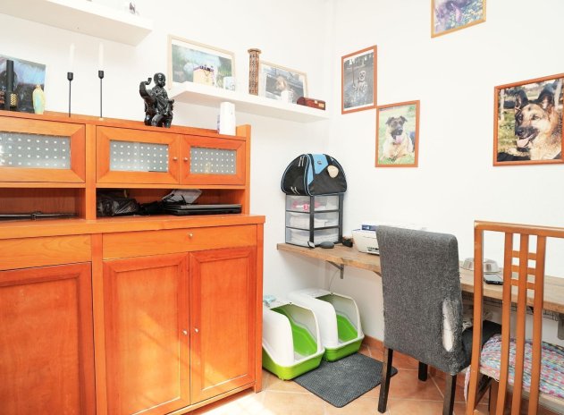 Resale - Villa * - Los Montesinos *