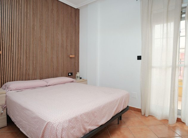 Resale - Villa * - Los Montesinos *