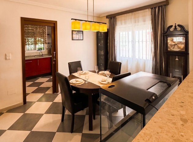 Herverkoop - Villa - Orihuela - Urbanización Perla del Mar