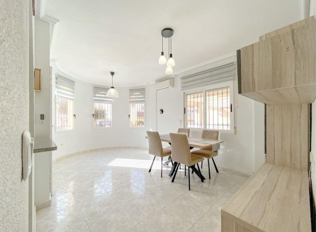 Herverkoop - Villa - Torrevieja