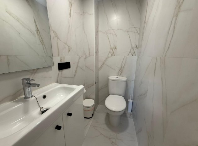 Resale - Apartment / Flat * - Torrevieja * - Miramar - Torre del Moro