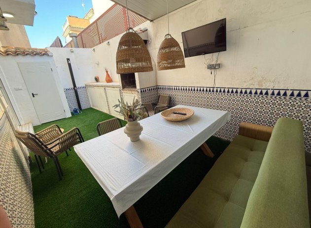 Resale - Apartment / Flat * - Torrevieja * - Miramar - Torre del Moro