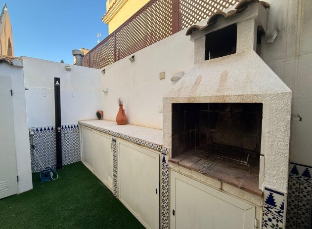 Resale - Apartment / Flat * - Torrevieja * - Miramar - Torre del Moro