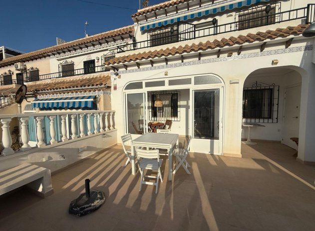 Resale - Apartment / Flat * - Torrevieja * - Miramar - Torre del Moro