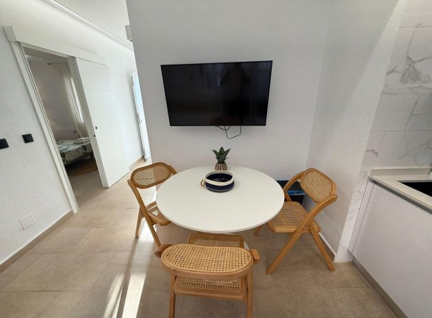 Resale - Apartment / Flat * - Torrevieja * - Miramar - Torre del Moro