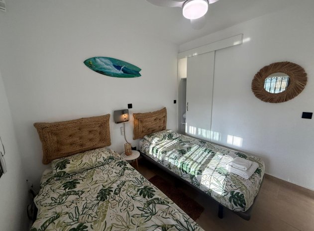 Resale - Apartment / Flat * - Torrevieja * - Miramar - Torre del Moro