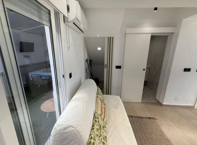 Resale - Apartment / Flat * - Torrevieja * - Miramar - Torre del Moro